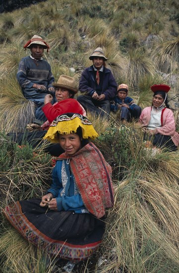 PERU, Cusco, Quishuarani, Quechuan Indian family.