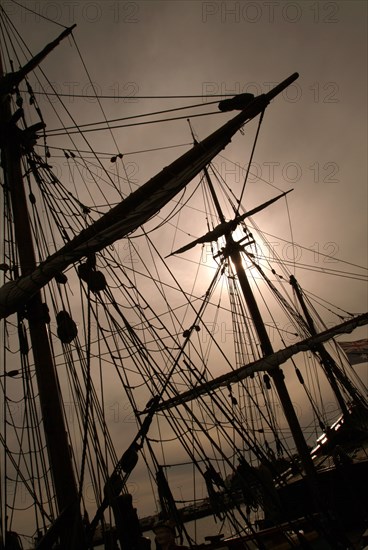 Australia, Western Australia, Freemantle, Rigging of the Replica of the Duyfken