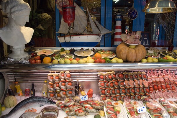 FRANCE, Ile de France, Paris, A window display in a seafood restaurant on the Left Bank