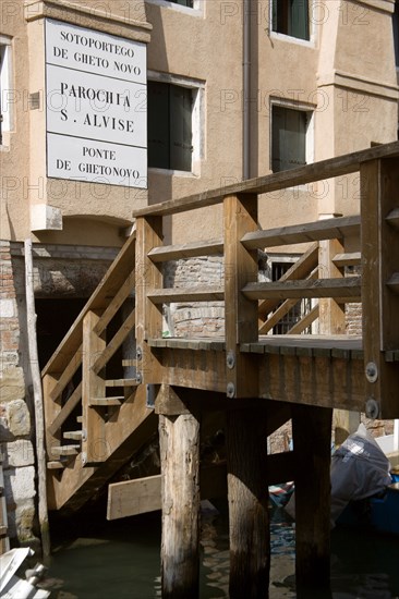 ITALY, Veneto, Venice, Ponte de Ghetonovo one of the three narrow bridges into the worlds first Jewish Ghetto