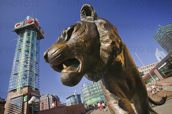 NORWAY, Oslo, City centre statue of a tiger in Jernbanetorget.