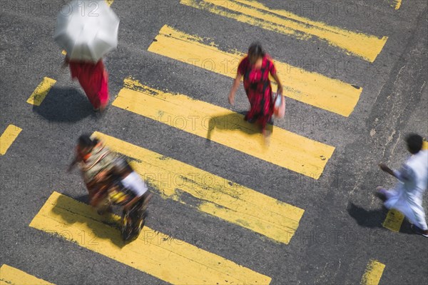 SRI LANKA, Colombo, A pedestrian crossing in the city centre.