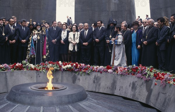 ARMENIA, Yerevan, The Catholicos and Levon Ter-Petrossian (President of Armenia 1991-1998) at the External Flame to commemorate victims of the Armenian genocide.