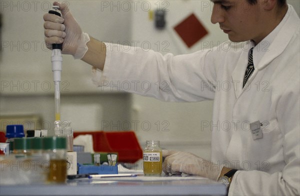20085233 SPORT Medical Urine Test Sports Council Lab testing urine samples