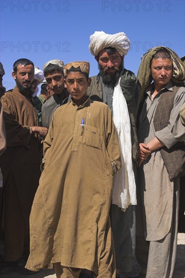 AFGHANISTAN, Between Chakhcharan and Jam, Dulainai, Local men