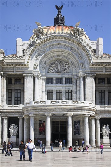 MEXICO, Mexico City, "Palacio de las Bellas Artes, and Museo Nacional de Arquitectura, Alameda Central"
