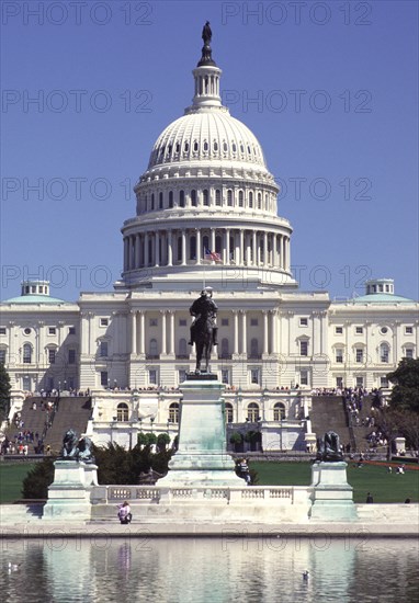 USA, Washington DC, "General Ulysses S Grant equestrian sculpture and The Capitol Building, Capitol Hill"