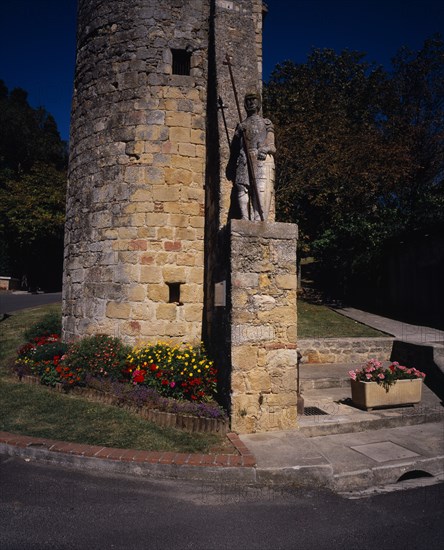 FRANCE, Midi-Pyrenees, Haute-Garonne, Avignonet-de-Lauragais.  Statue of Crusader of Avignonet set against the Cathar religion considered heretical by the Catholic Church in the thirteenth century.