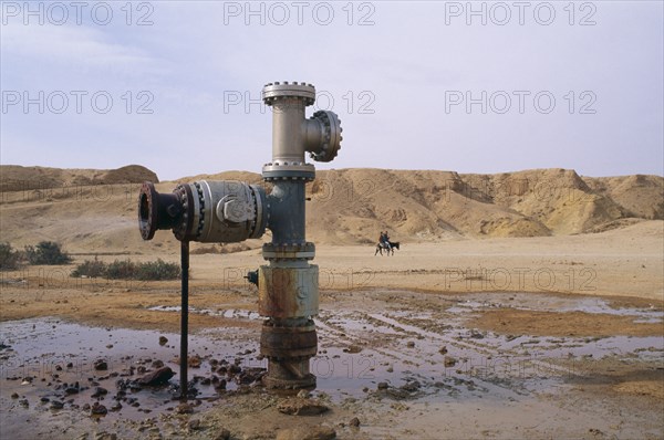 TUNISIA, Sidi Bouhlel, Hot water artesian well.