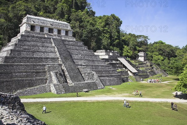 MEXICO, Chiapas, Palenque, Temple of the Inscriptions and Temple XIII