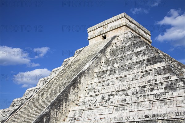 MEXICO, Yucatan, Chichen Itza, "El Castillo, Pyramid of Kukulkan"