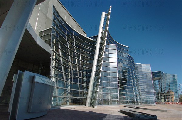 NEW ZEALAND, SOUTH ISLAND, CHRISTCHURCH, "CANTERBURY, GENERAL VIEW OF THE FRONT OF CHRISTCHURCH ART GALLERY ON MONTREAL STREET."