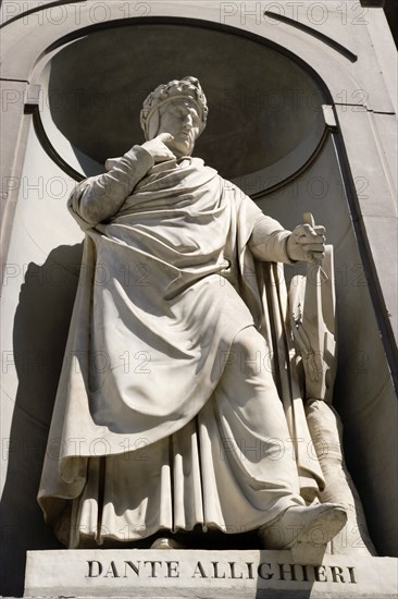 ITALY, Tuscany, Florence, Statue of the poet and writer Dante Allighieri in the Vasari Corridor outside the Uffizi