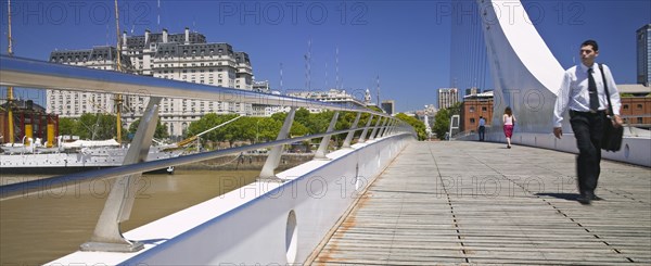 URUGUAY, Buenos Aires, Footbridge in Puerto Madero.