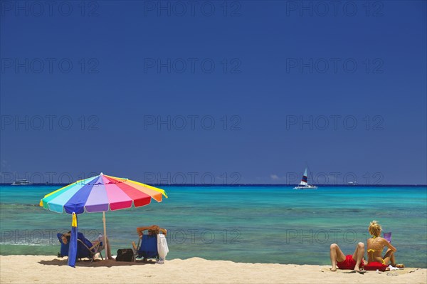 USA, Hawaii, Oahu, Waikiki Beach.