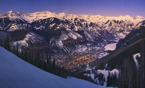 20091076 View over town mountains dusk. American North America Scenic United States America  WeatherRegion - North AmericaLandscapeDominant Brown Jon Hicks 20091076 USA Colorado Telluride