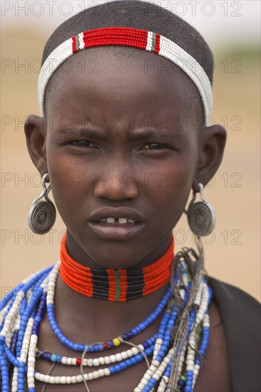 ETHIOPIA, Lower Omo Valley, Tribal People, Ari woman