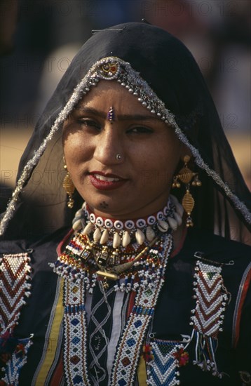 INDIA, Rajasthan, Jhunjhunu, Portrait of Gulabo the most famous Kalbelia dancer in Rajasthan at the Shekhawati Festival