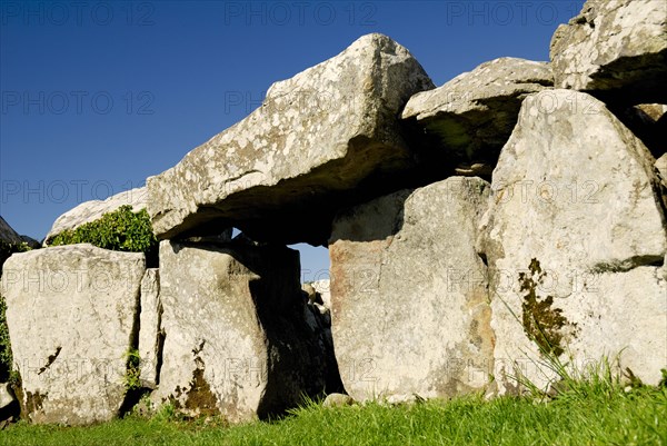 001 - IRELAND - CO SLIGO - CREEVYKEEL COURT CAIRN