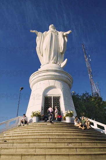 CHILE, Santiago, Virgen del San Cristobal.