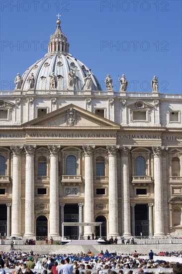 ITALY, Lazio, Rome, Vatican City The central facade of the Basilica of Saint Peter with crowds gathered in the Piazza San Pietro during an audinece before Pope Benedict XVI