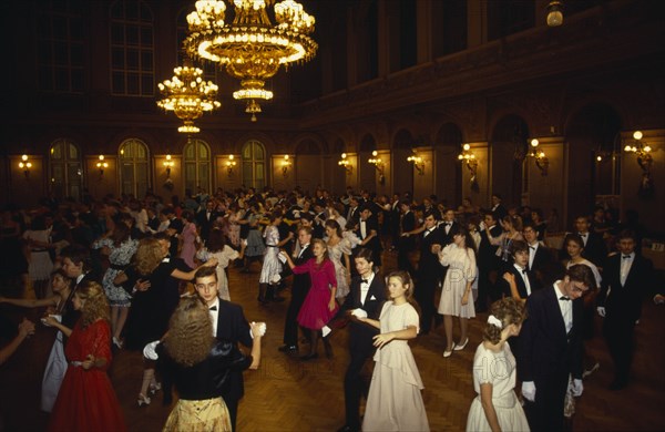 CZECH REPUBLIC, Prague, Zofin Island.  Young couples ballroom dancing.