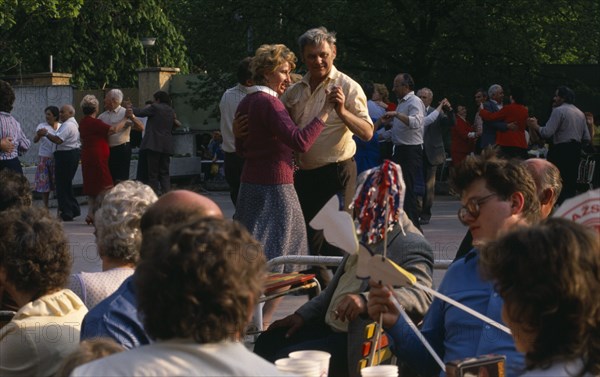 CZECH REPUBLIC, Prague, Couples dancing in Prague’s Park of Culture.