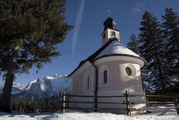 GERMANY, Bavaria, Mittenwald, Kapelle am Lautersee. Small chapel near Lautersee lake above Mittenwald.