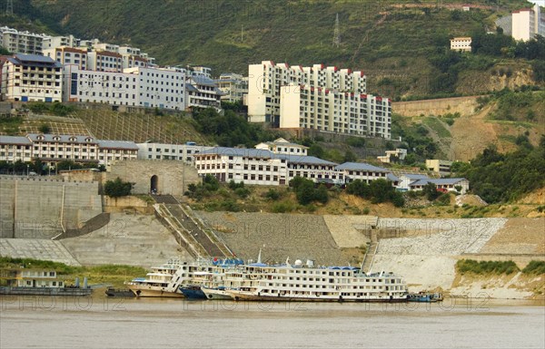 CHINA, Chongqing, Wanxian, Reinforced Yangtze embankments at the new town of Wanxian to protect against increased water levels and landslides - the old town has already been submerged by the Three Gorges Dam project