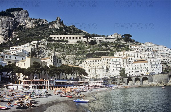 ITALY, Campania, Amalfi Coast, Beach and town of Amalfi