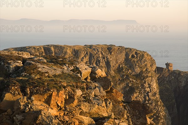 20093549 IRELAND Donegal Slieve League View south from Slieve League over Donegal Bay towards Ben Bulben mountain