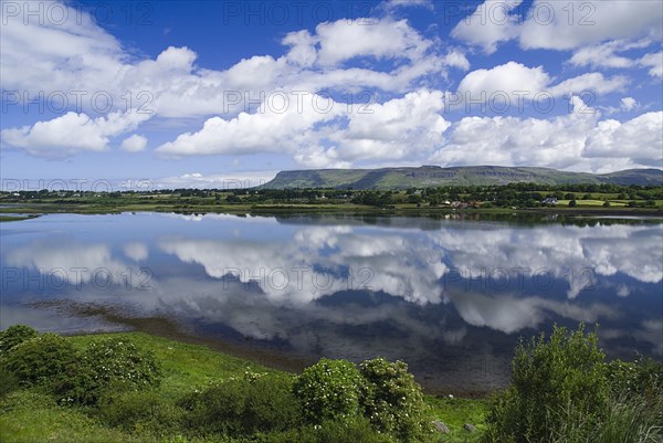 20093585 IRELAND Sligo Sligo  Sligo Bay and Ben Bulben from outskirts of the town