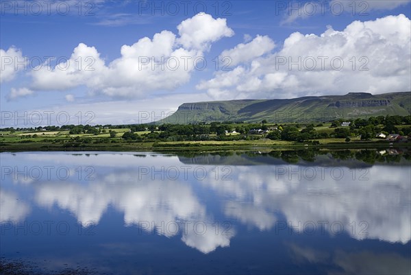 20093587 IRELAND Sligo Sligo  Sligo Bay and Ben Bulben from outskirts of the town