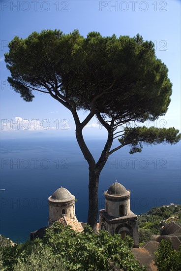 20093642 ITALY Campania Ravello Church of Santissima Annunziata below Villa Rufolo