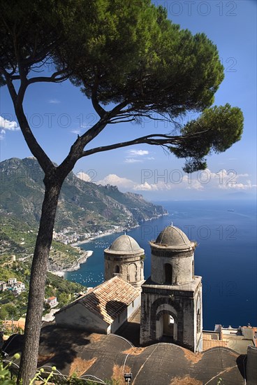 20093644 ITALY Campania Ravello Church of Santissima Annunziata below Villa Rufolo