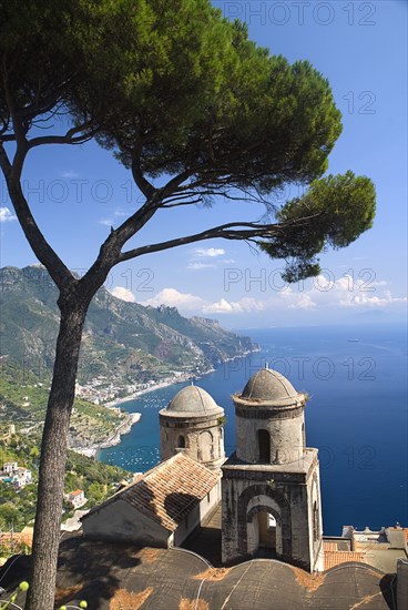 20093645 ITALY Campania Ravello Church of Santissima Annunziata below Villa Rufolo