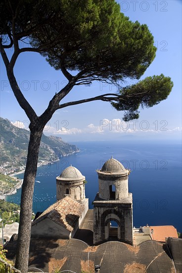 20093646 ITALY Campania Ravello Church of Santissima Annunziata below Villa Rufolo