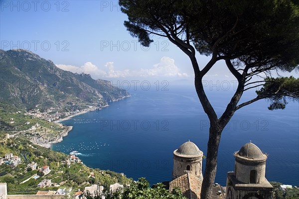 20093648 ITALY Campania Ravello Church of Santissima Annunziata below Villa Rufolo