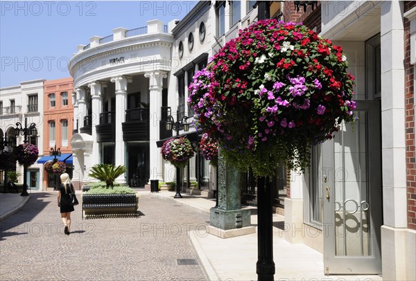 USA, California, Los Angeles, Rodeo Drive. Cobbled street of Two Rodeo shopping alley with shoppers