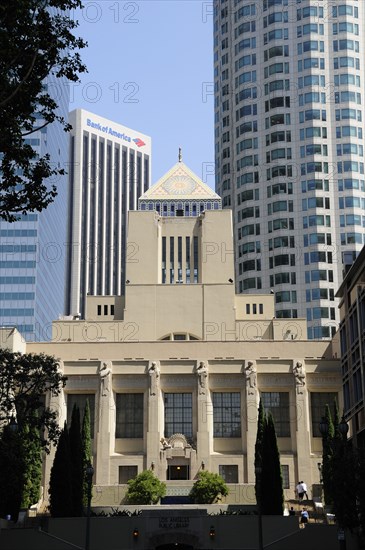 USA, California, Los Angeles, 6th Street entrance LA Central Library