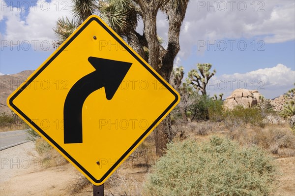 USA, California, Joshua Tree National Park, "Road sign, Joshua Tree National Park"