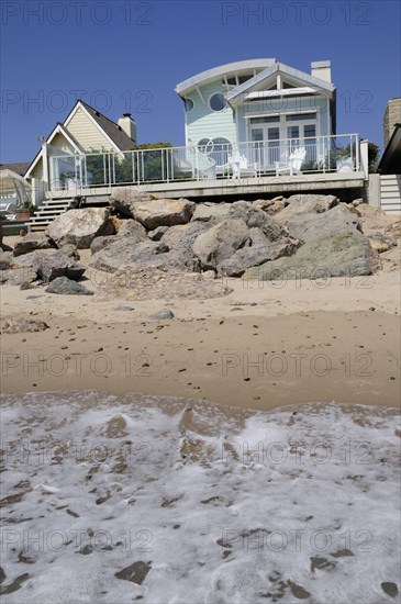 USA, California, Los Angeles, "Beachfront houses, Malibu Colony, Malibu"