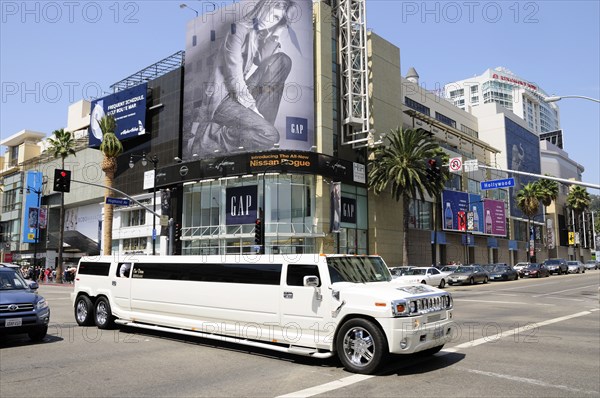 USA, California, Los Angeles, "Sightseeing limo Hummer, Beverly Hills"