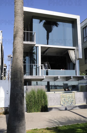 USA, California, Los Angeles, "Modern beach front house, Venice Beach"