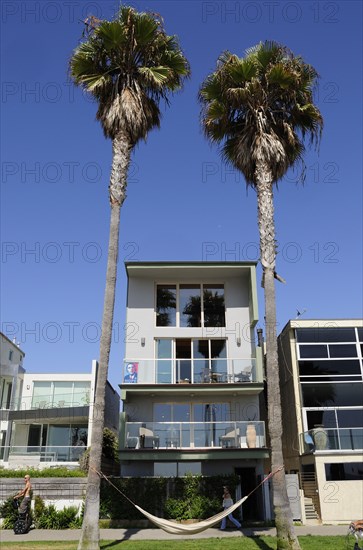 USA, California, Los Angeles, "Beach front houses, Venice Beach"