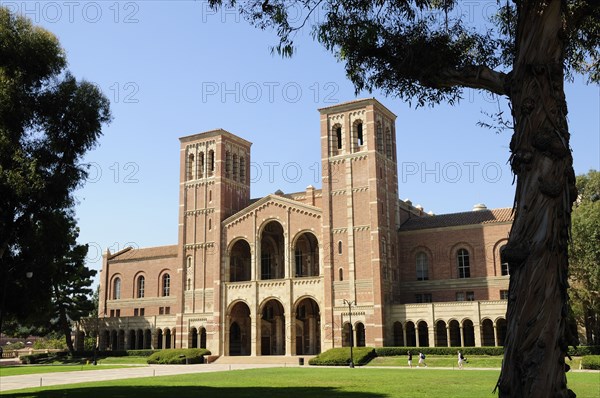 USA, California, Los Angeles, "Royce Hall & quad view, UCLA, Westwood"