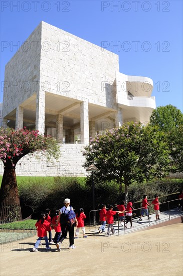 USA, California, Los Angeles, "School group, Getty Centre"