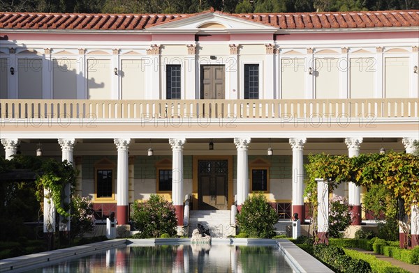 USA, California, Los Angeles, "Garden & pool in the Outer Palastile, Getty Villa"