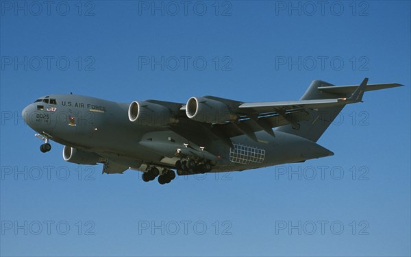 TRANSPORT, Air, Jets, C-17 Globemaster United States Airforce Transporter plane.