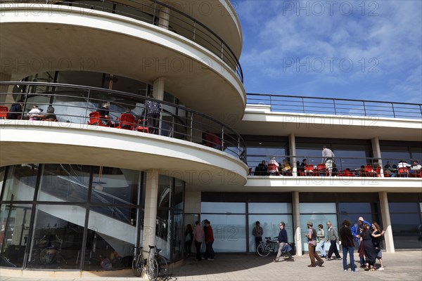 ENGLAND, East Sussex, Bexhill on Sea, De La Warr pavilion. Art Deco style building housing art gallery and theatre.